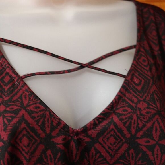 Faded Glory Burgundy Plus Size Criss Cross Print Top 3X - Picture 4 of 10
